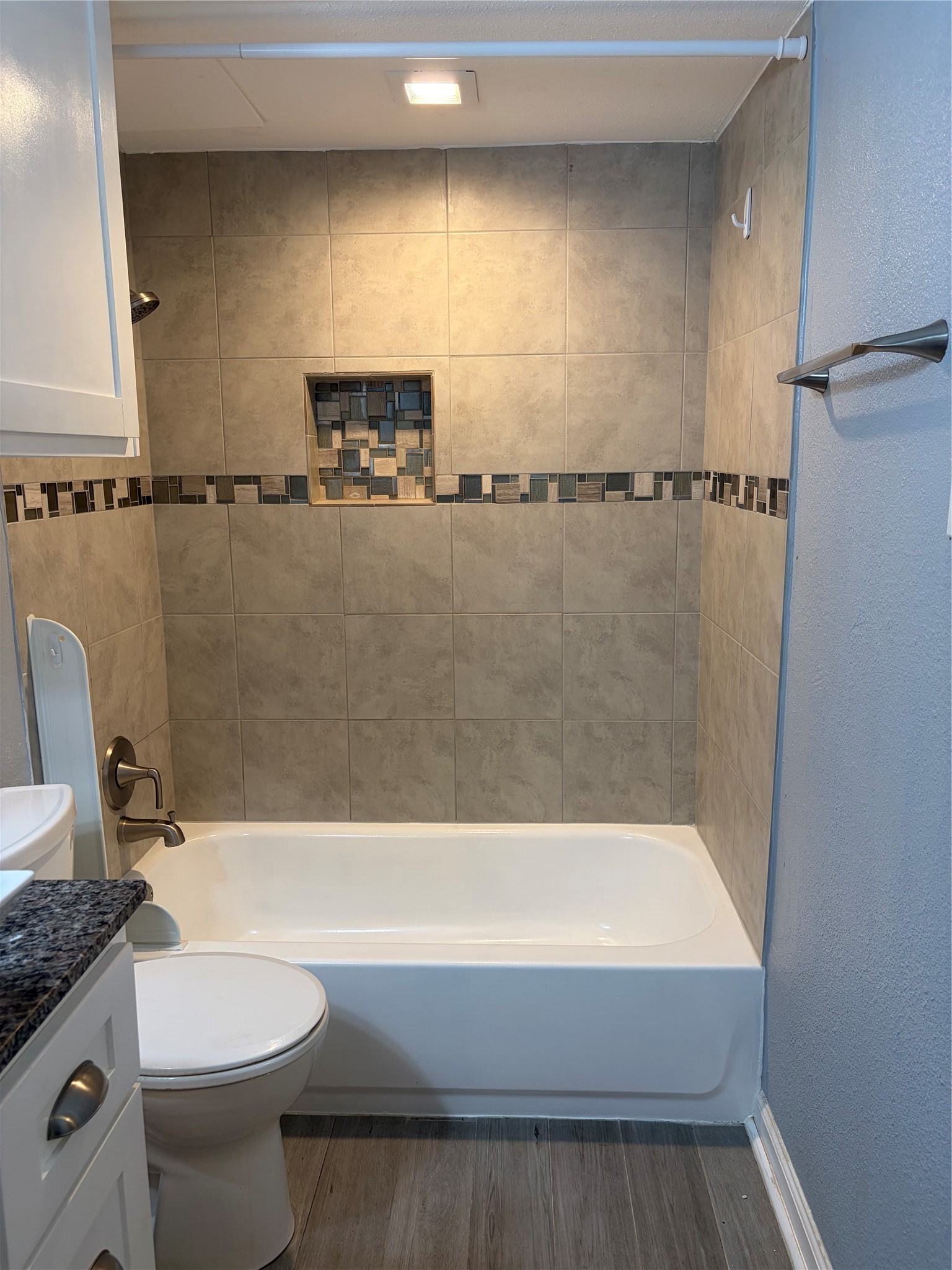 11540 Chimney Rock Road, Unit 124 Houston, TX 77096 - Photo 6 of 9