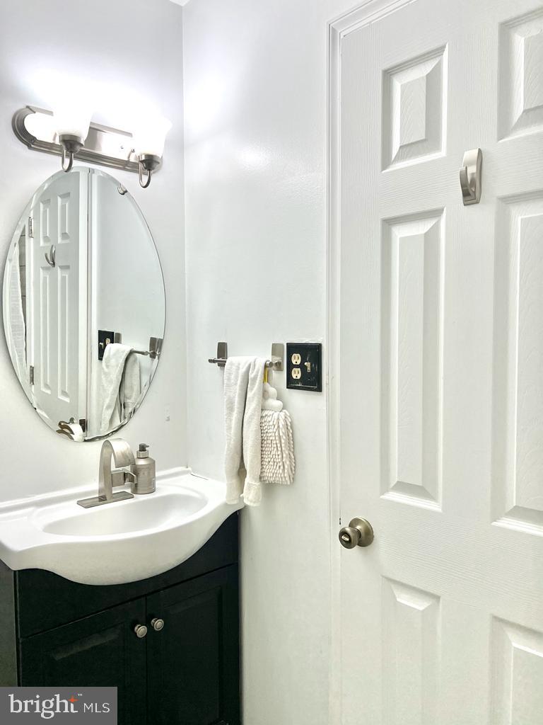 8477 Kitchener Drive Springfield, VA 22153 - Photo 14 of 26