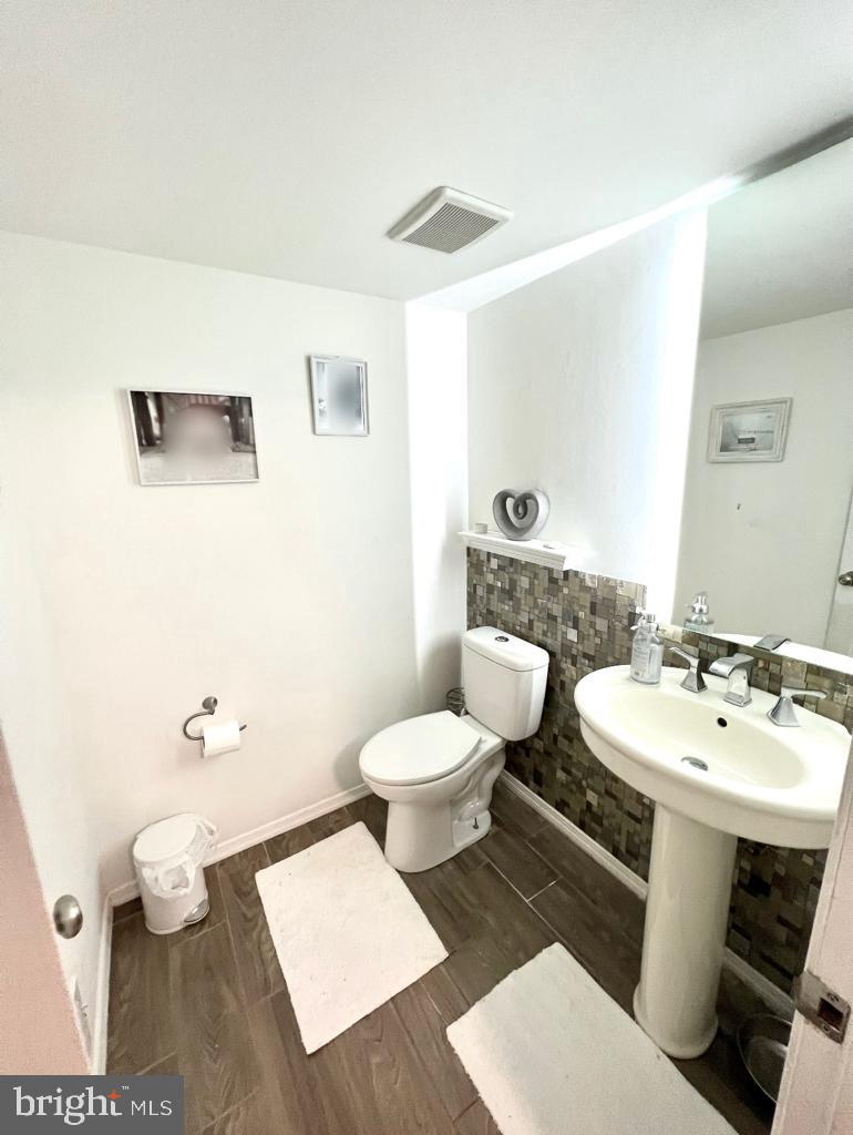 8477 Kitchener Drive Springfield, VA 22153 - Photo 16 of 26