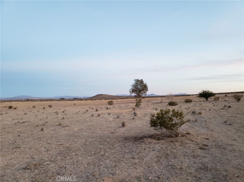 39177 Hinkley Road Hinkley, CA 92347 - Photo 10 of 13 a view of sky view