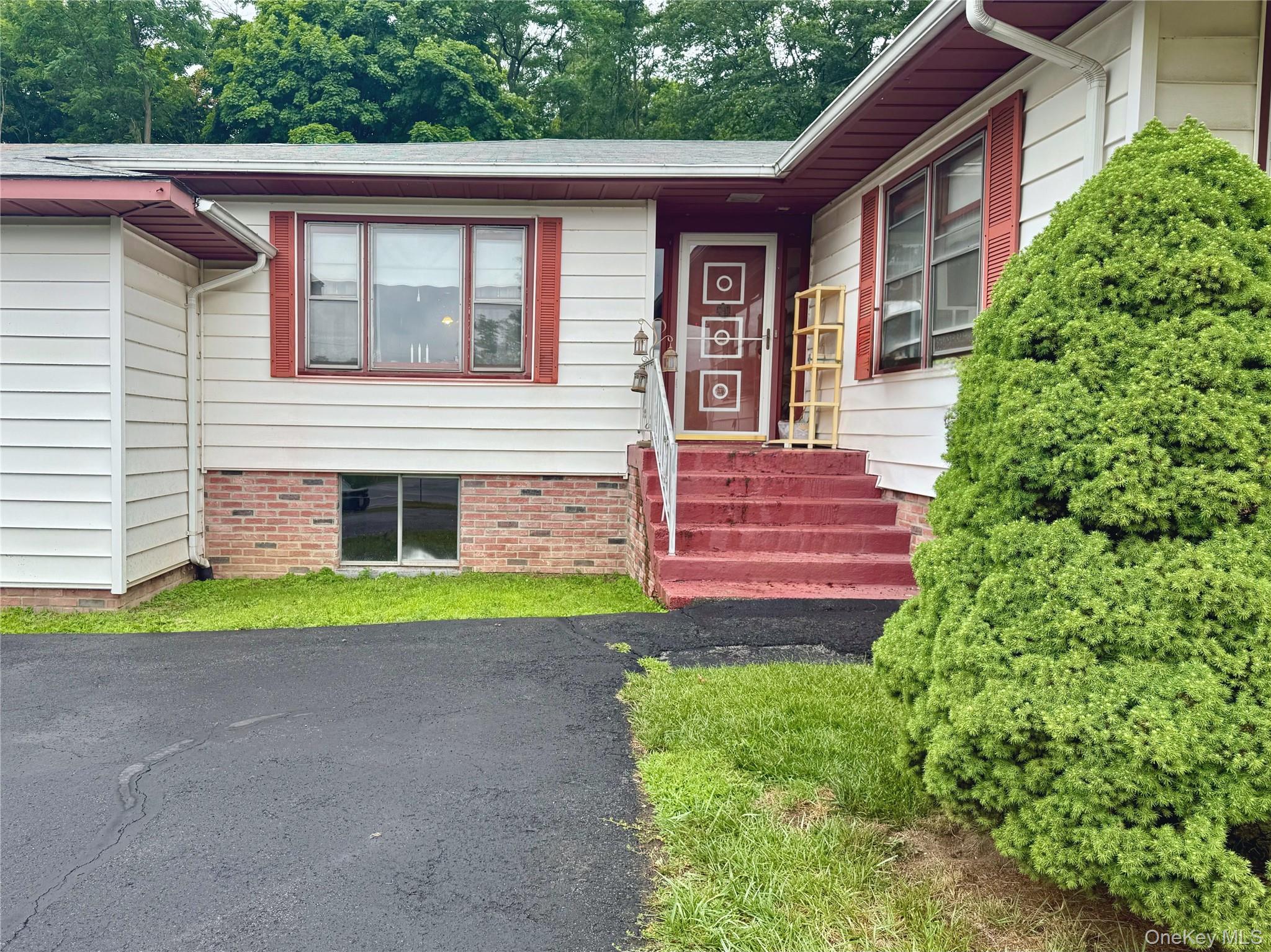 646 Oak Summit Road Millbrook, NY 12545 - Photo 11 of 36