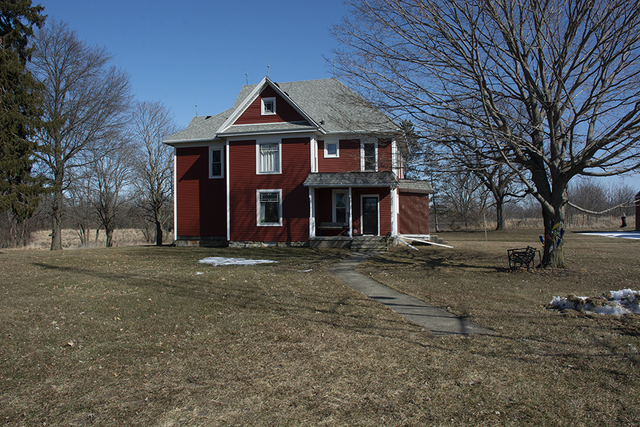16477 Capp Road Morrison, IL 61270 - Photo 5 of 39 a front view of a house with a yard
