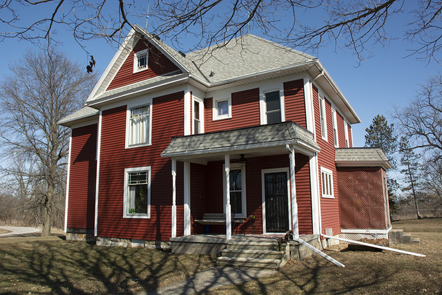 16477 Capp Road Morrison, IL 61270 - Photo 6 of 39 a front view of a house