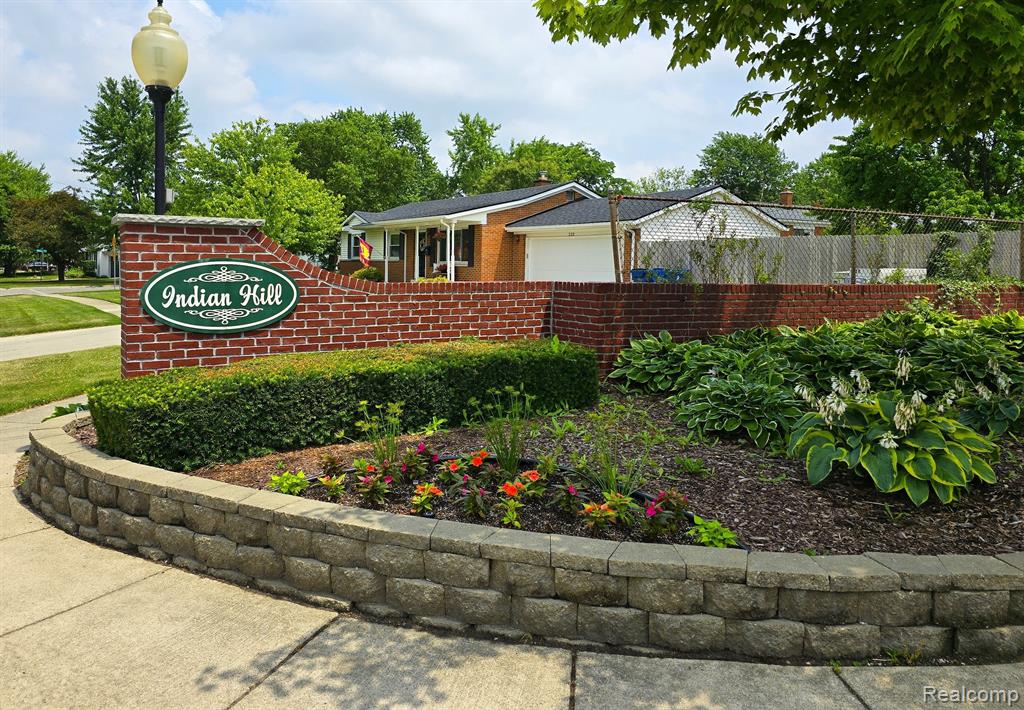 220 Old Bridge Road Grand Blanc, MI 48439 - Photo 2 of 33 Gallery Image 2