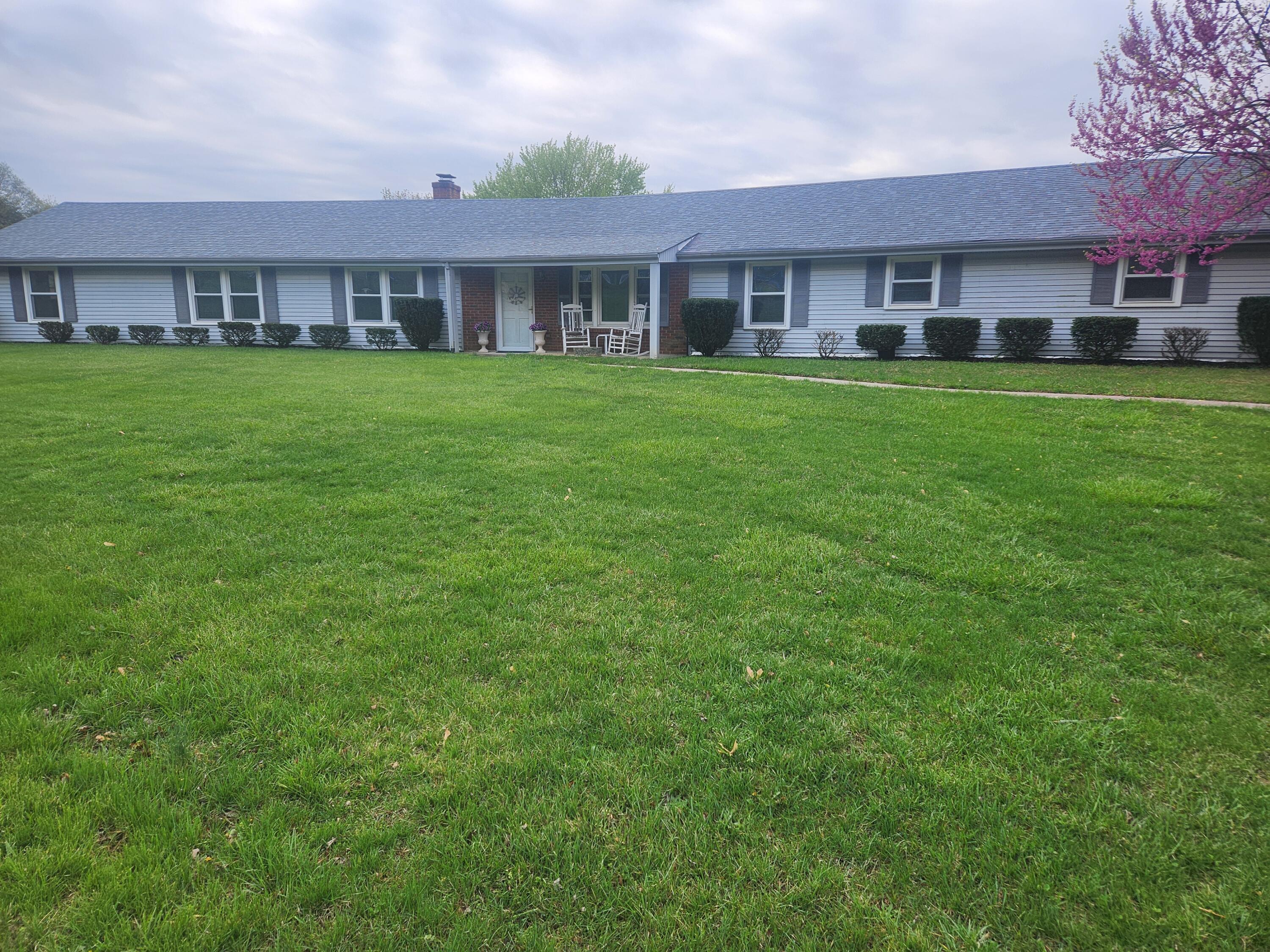 215 Overlook Road Vinton, VA 24179 - Photo 1 of 28 Maintenance Free