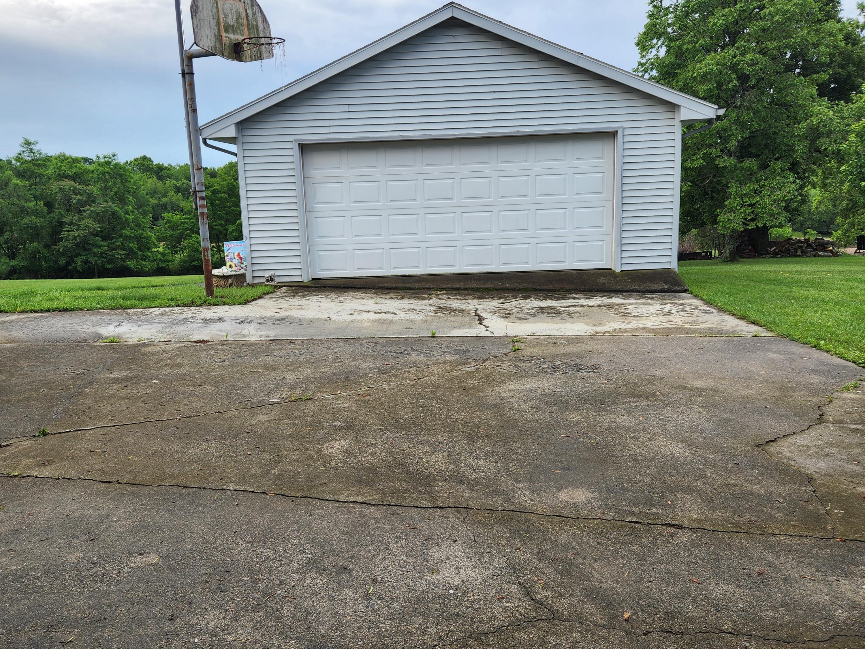 215 Overlook Road Vinton, VA 24179 - Photo 25 of 28 20250517_085355
