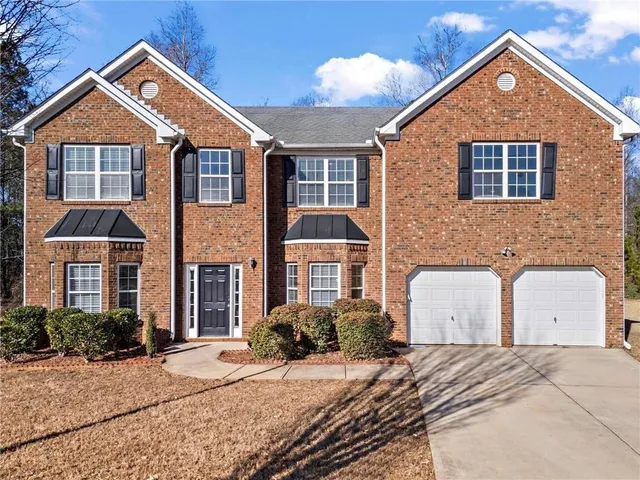 $3,200 | 221 Cutbank Court Southwest, Atlanta, GA 30331