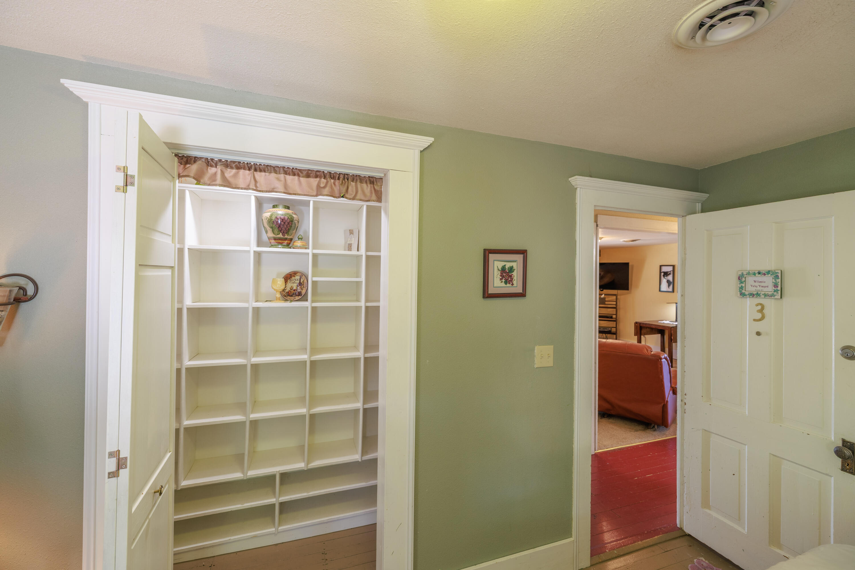206 Front Street Prairie City, OR 97869 - Photo 29 of 77 Step in closet with cubby storage & hanging space