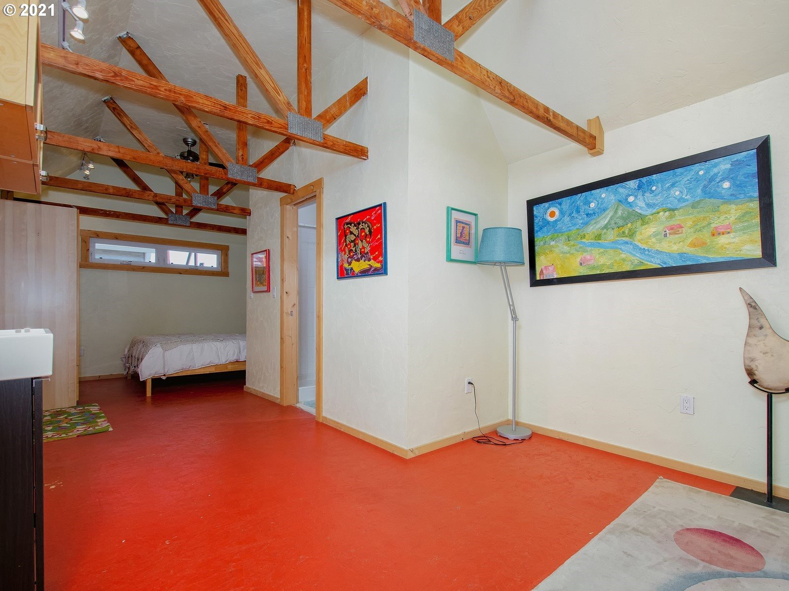 7720 South Macadam Avenue, Unit 8 Portland, OR 97219 - Photo 19 of 32 a view of an empty room with a window