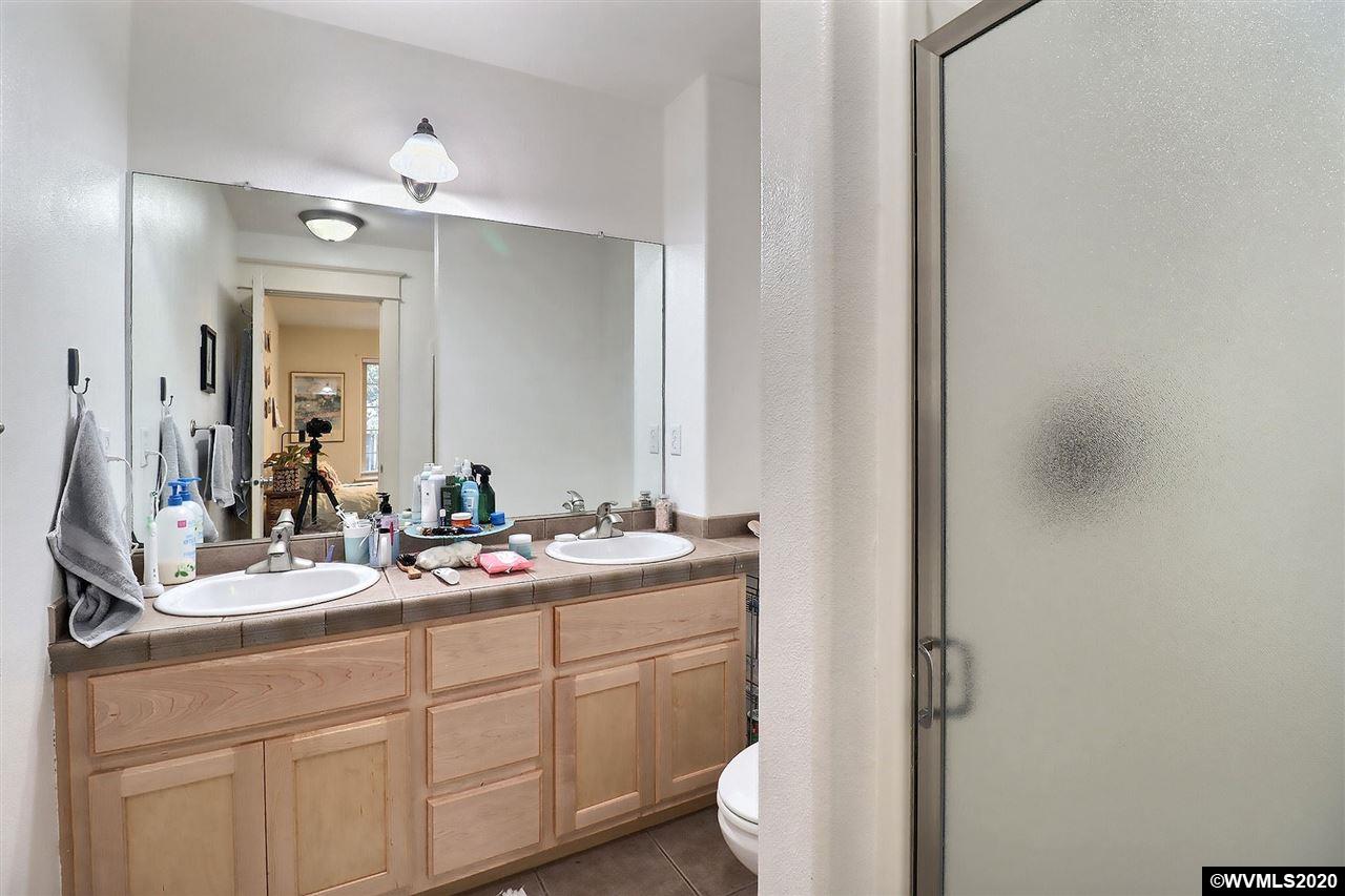 4220 South Slavin ( Road Portland, OR 97239 - Photo 23 of 25
