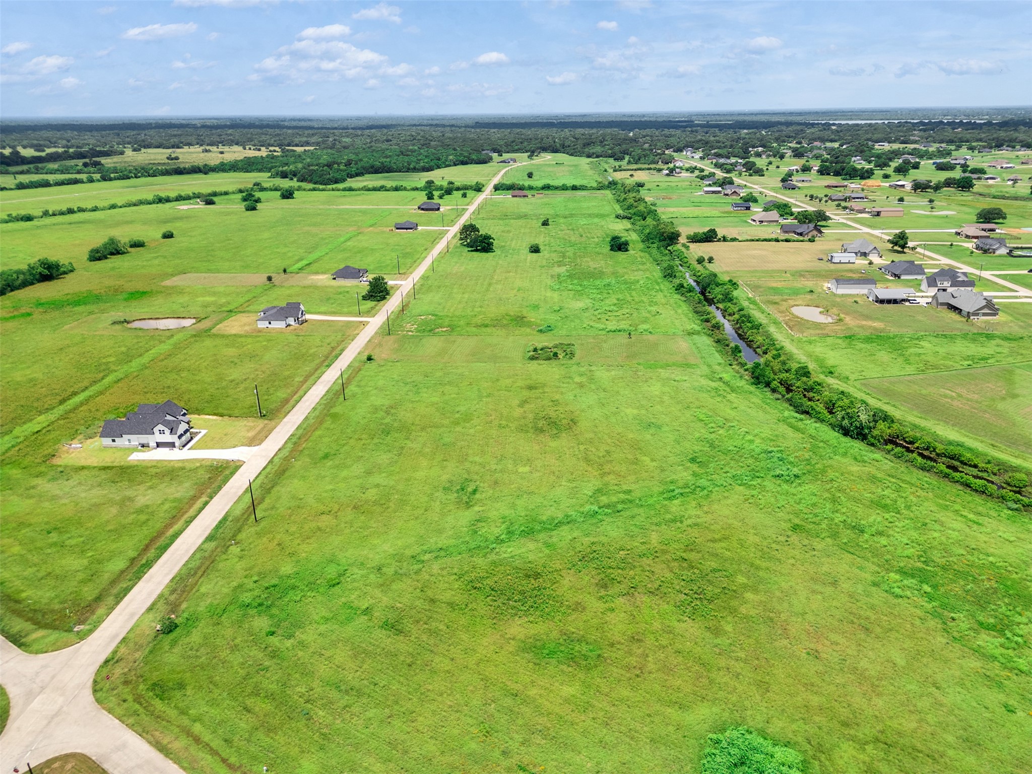 426 Chuckwagon Trail Angleton, TX 77515 - Photo 5 of 6