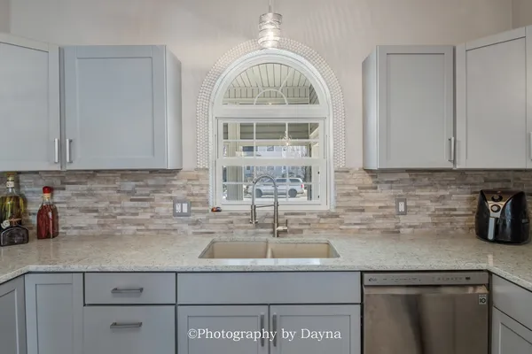 $274,900 | 553 South Greenwood Avenue, Kankakee, IL 60901