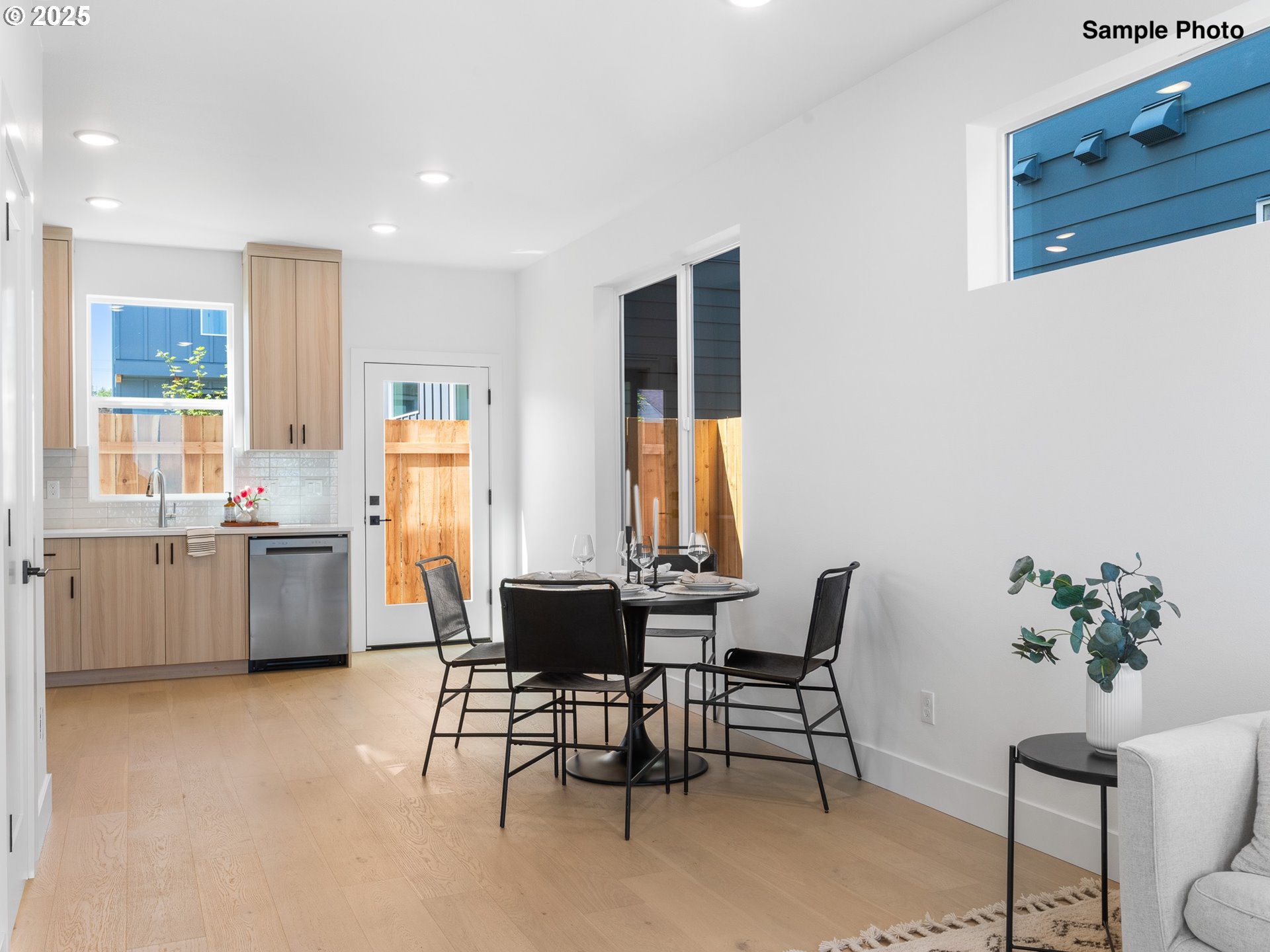 4378 Northeast Going Street Portland, OR 97218 - Photo 6 of 14