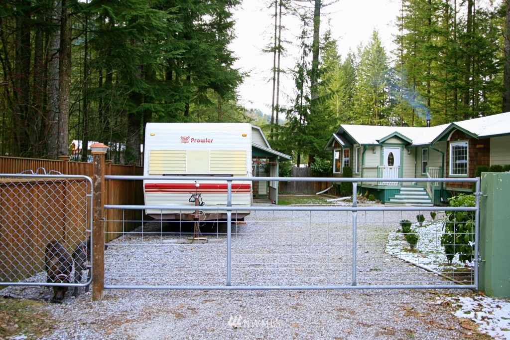 6142 Shamrock Road Maple Falls, WA 98266 - Photo 17 of 22 Gallery Image 17