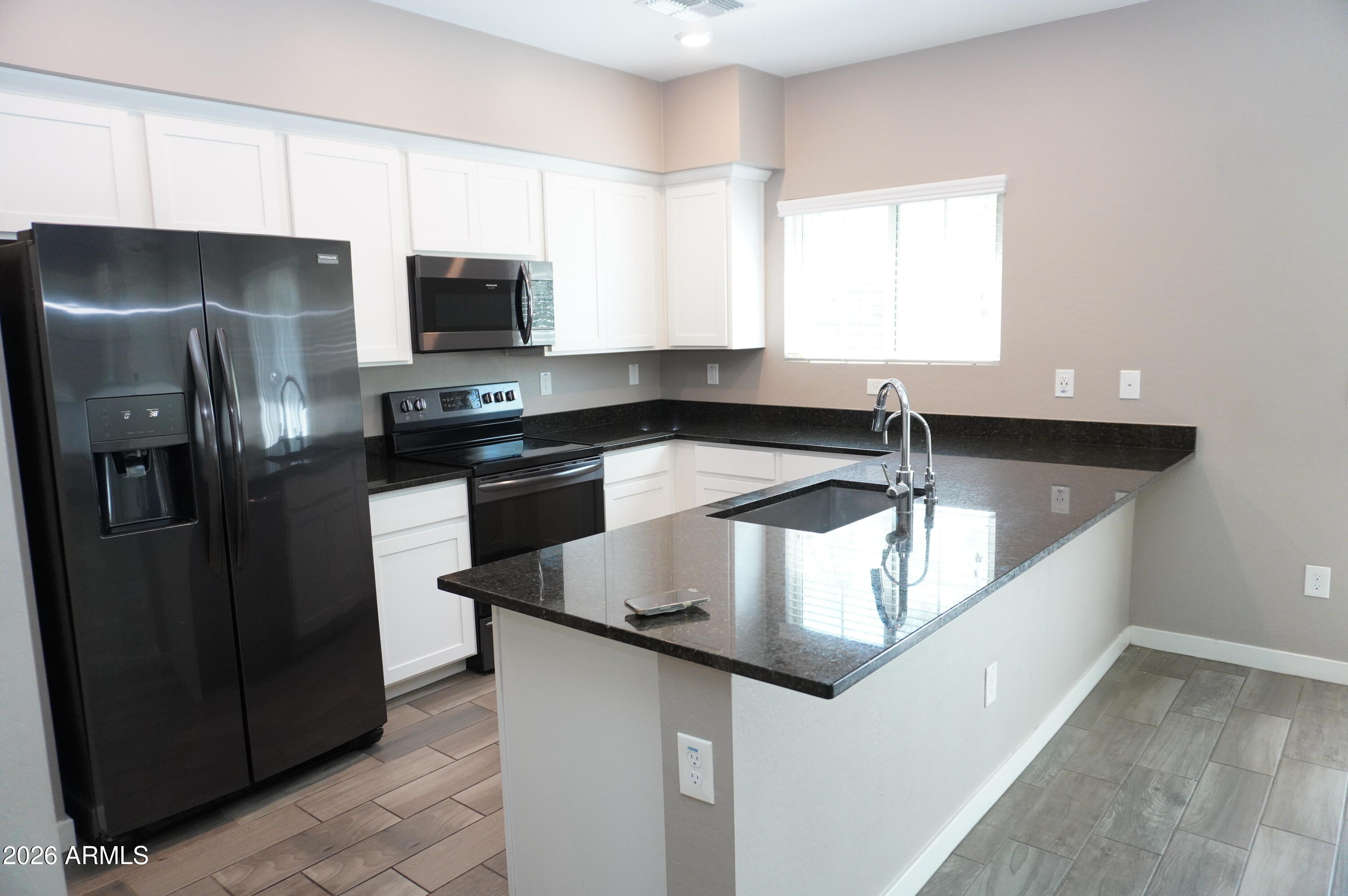1885 East Frye Road, Unit 102 Gilbert, AZ 85295 - Photo 5 of 27 DSC03368