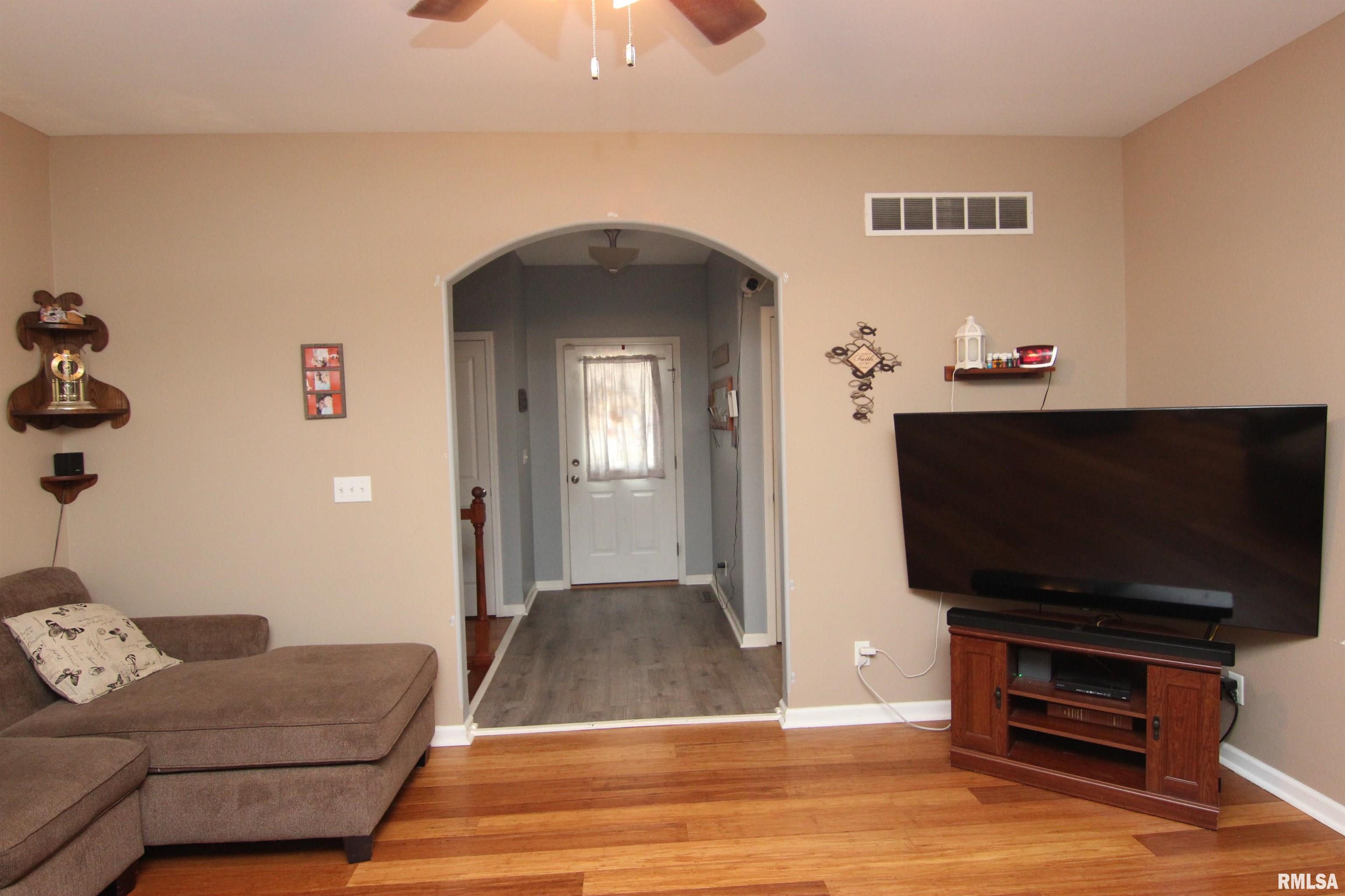 1502 Elizabeth Lane Metamora, IL 61548 - Photo 12 of 49