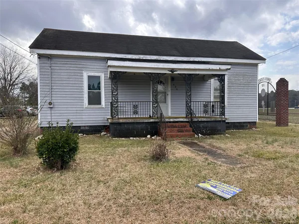 $117,800 | 408 East Carolina Street, Fremont, NC 27830