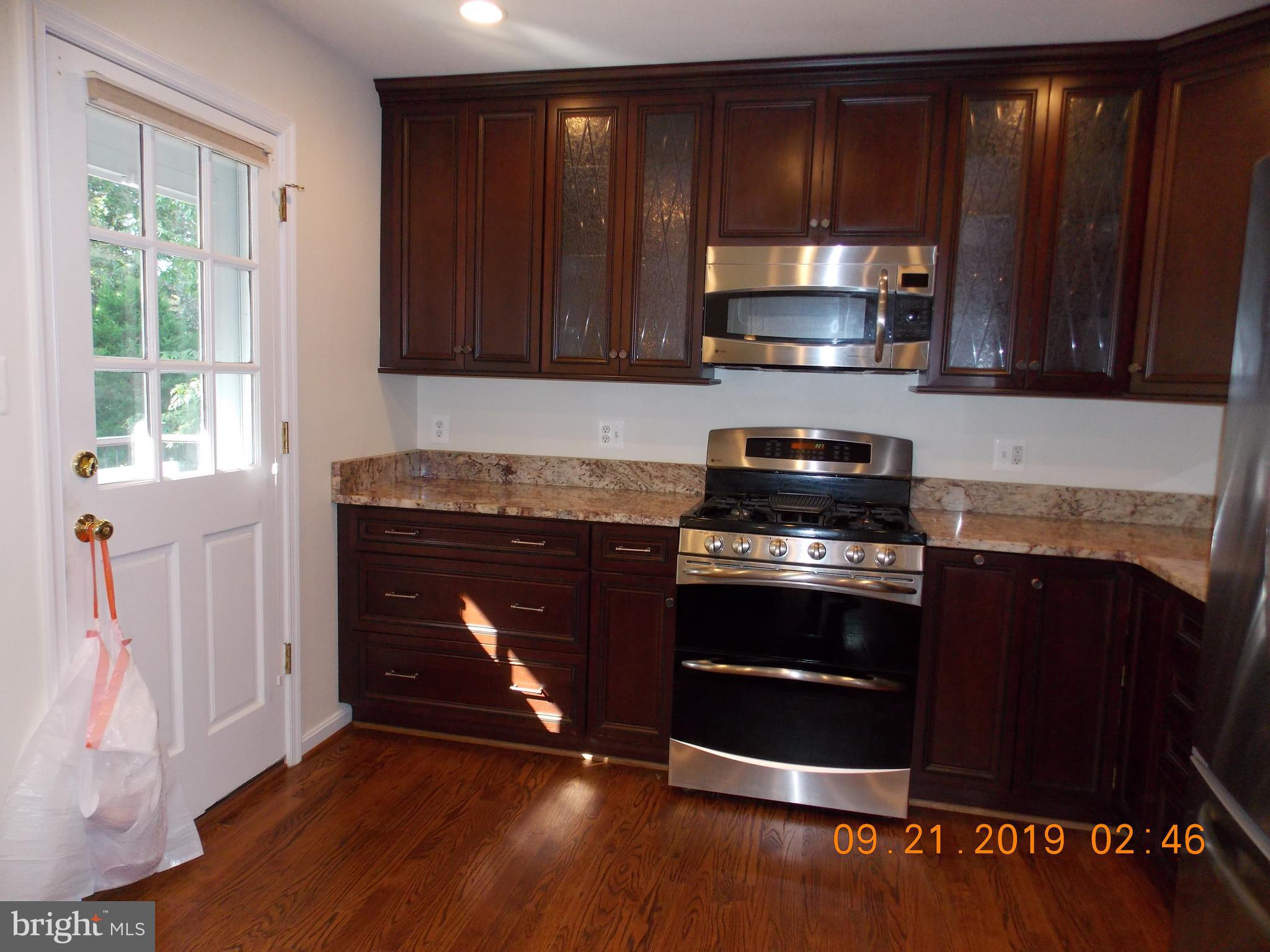 5234 Inverchapel Road Springfield, VA 22151 - Photo 5 of 58 Kitchen with walkout to backyard and deck.
