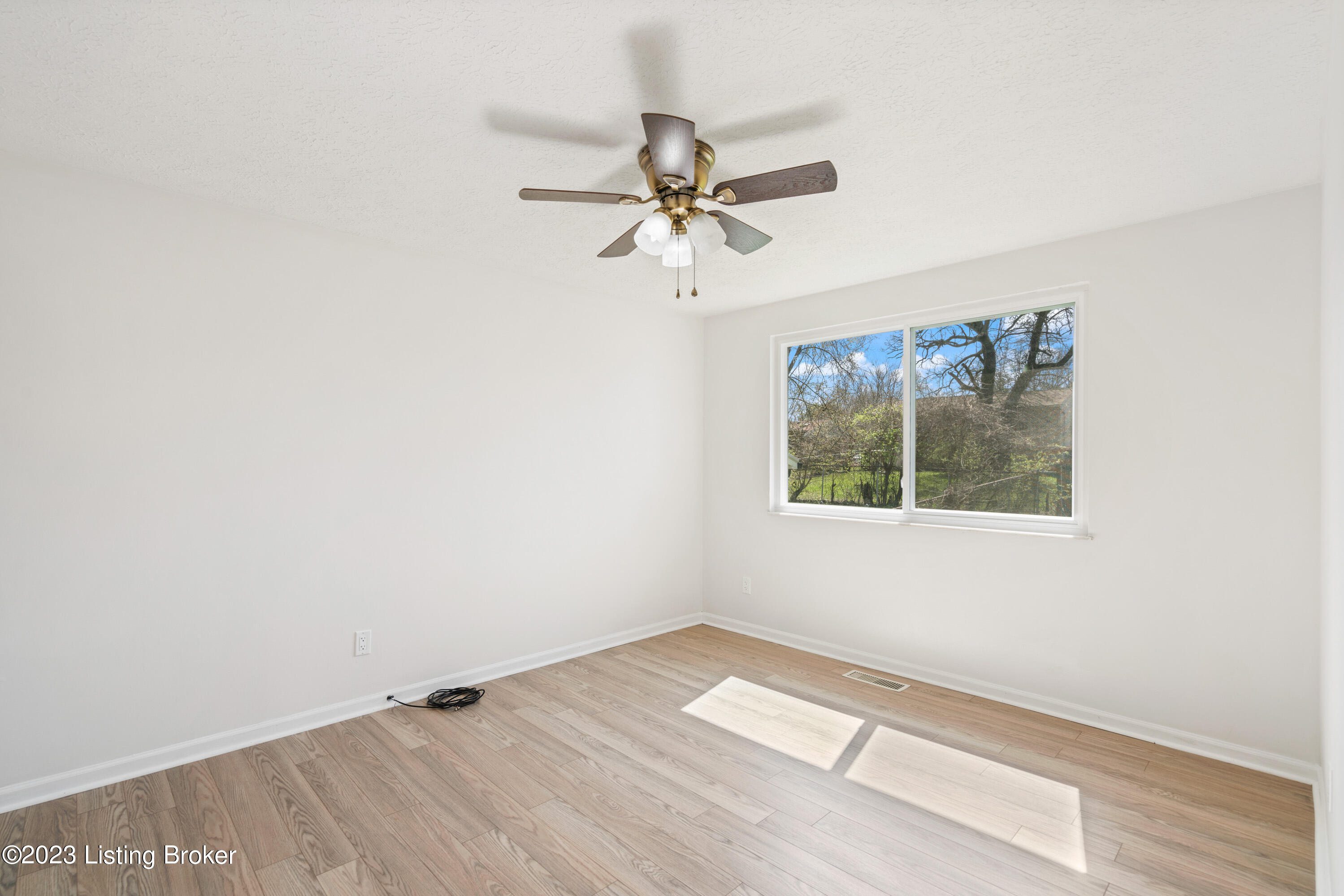 6402 Overton Road Louisville, KY 40228 - Photo 21 of 41 Bedroom