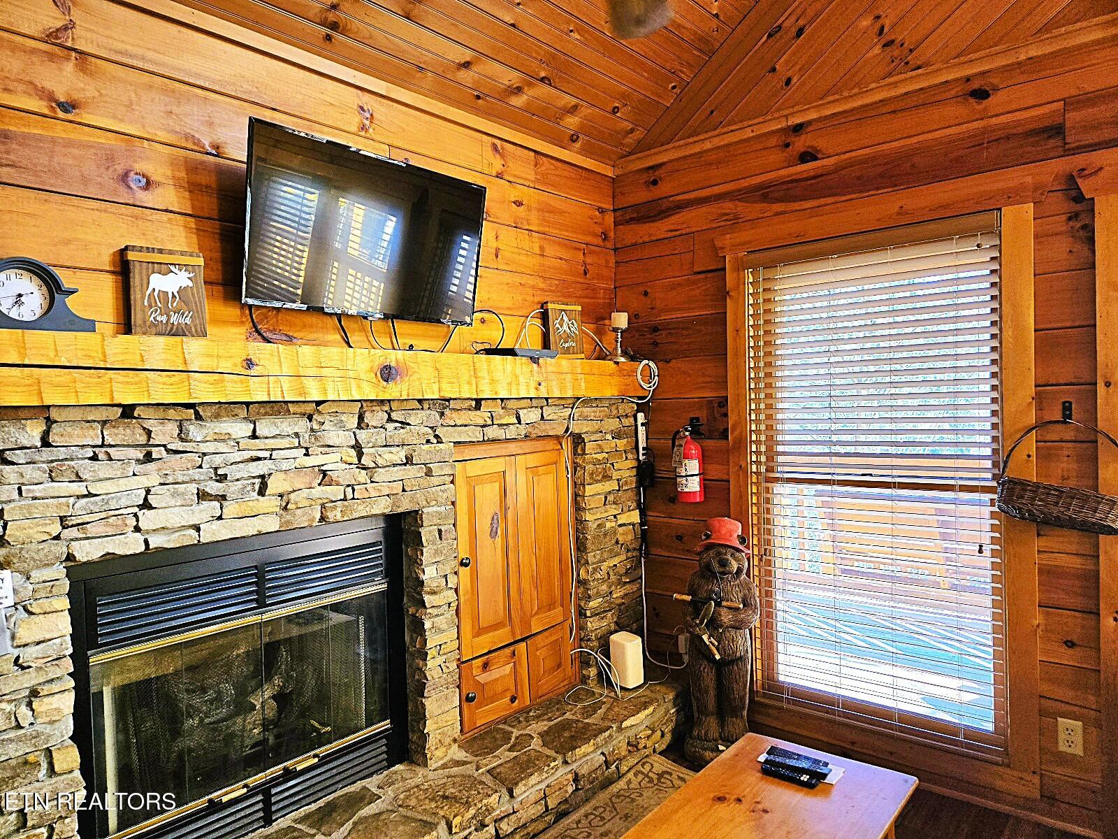 1580 Walt Price Road Sevierville, TN 37876 - Photo 9 of 37 20251215_112108
