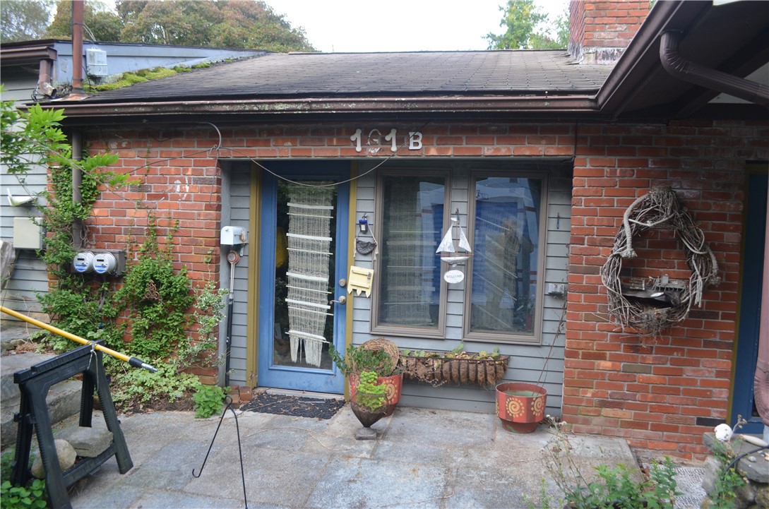 161 East Beach Road Charlestown, RI 02813 - Photo 3 of 28 Gallery Image 3