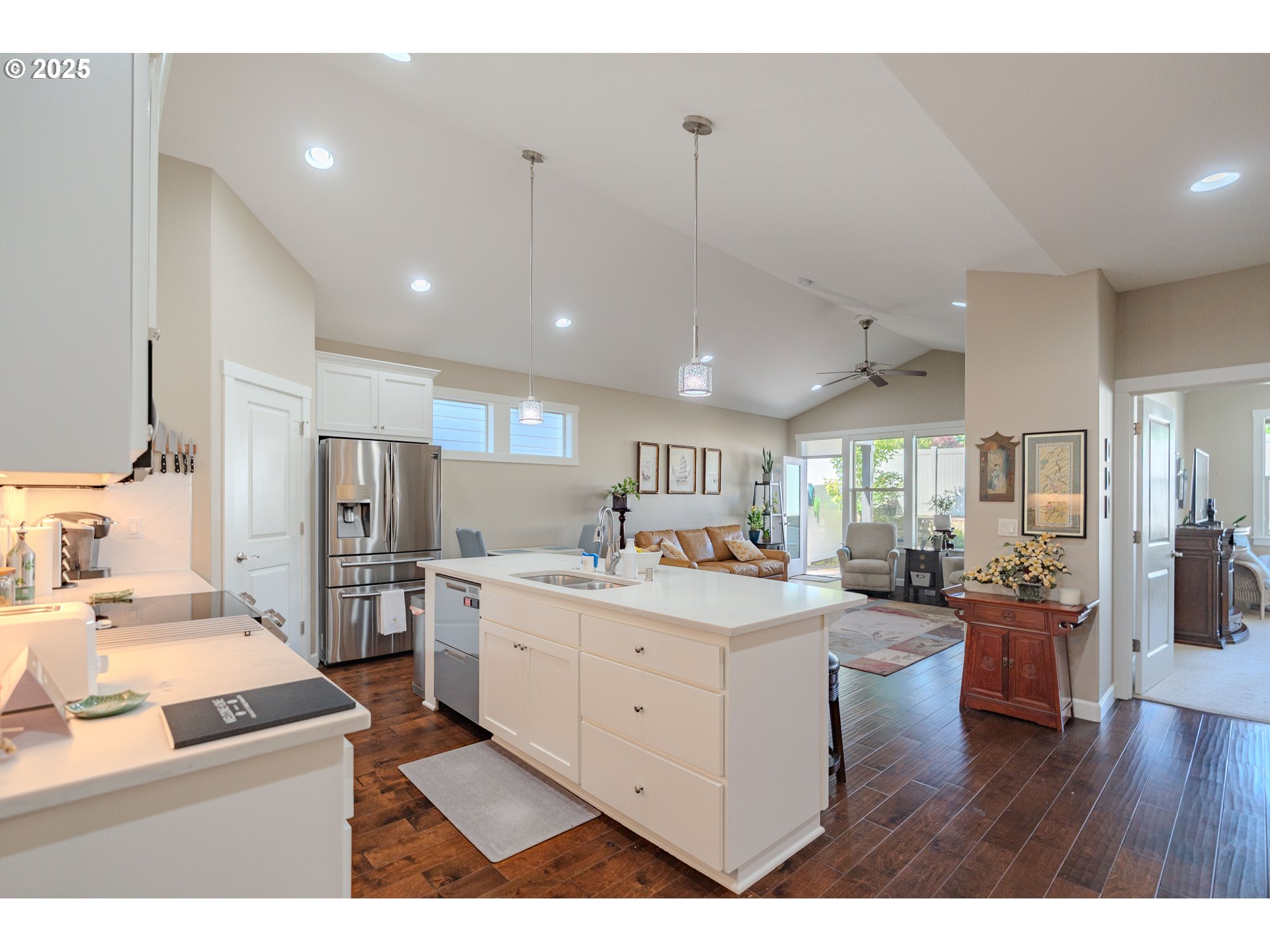 17624 Northeast 17th Avenue Ridgefield, WA 98642 - Photo 5 of 23 Kitchen/Family Room