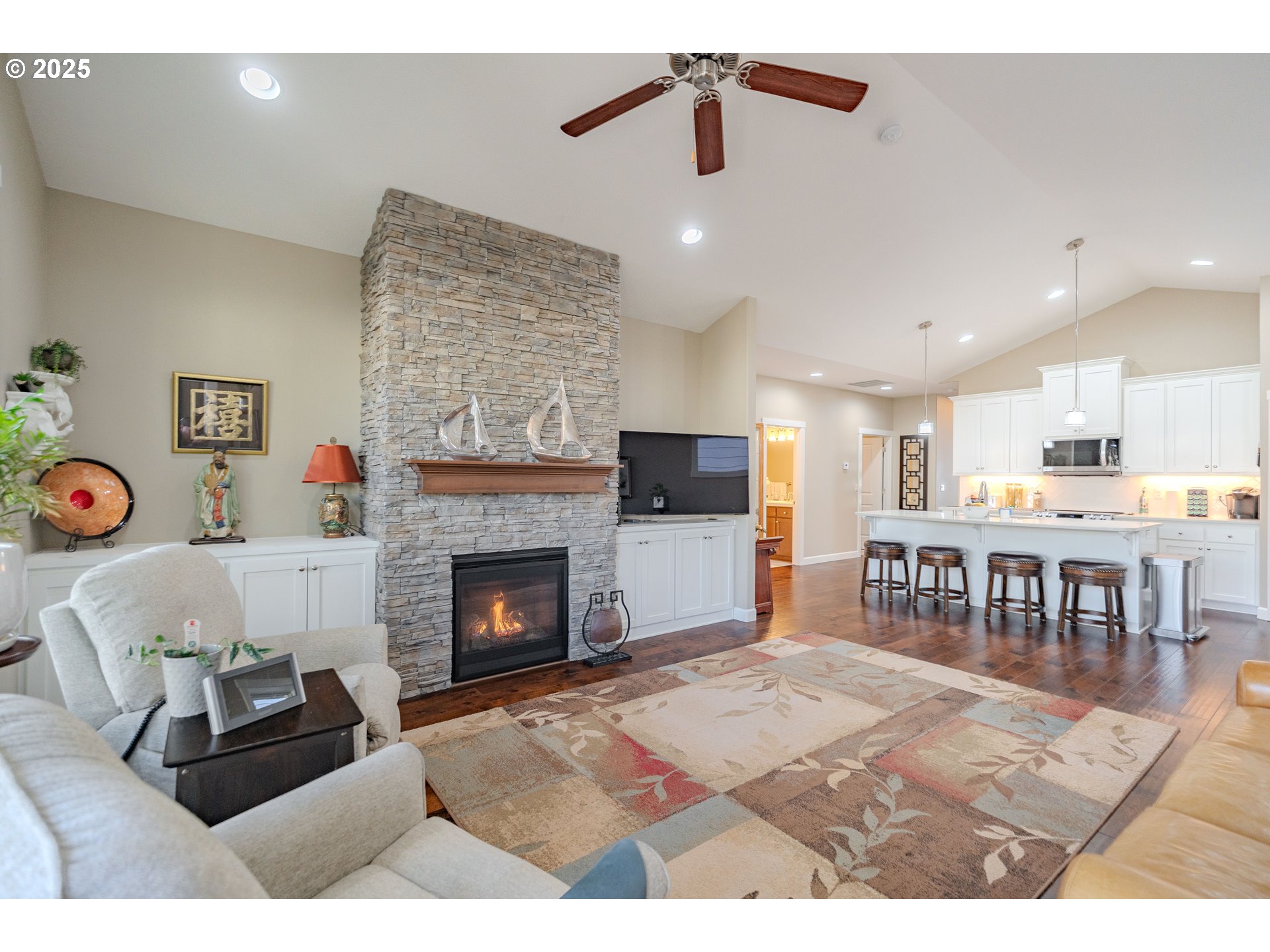 17624 Northeast 17th Avenue Ridgefield, WA 98642 - Photo 7 of 23 Living Room