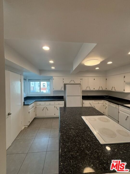 24 Lighthouse Street, Unit A Marina del Rey, CA 90292 - Photo 16 of 39