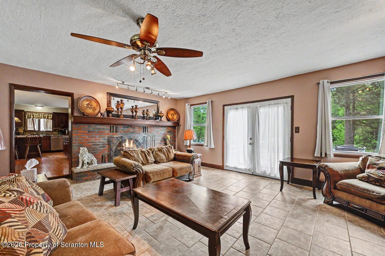 1000 Layton Road Clarks Summit, PA 18411 - Photo 12 of 55 Living Room