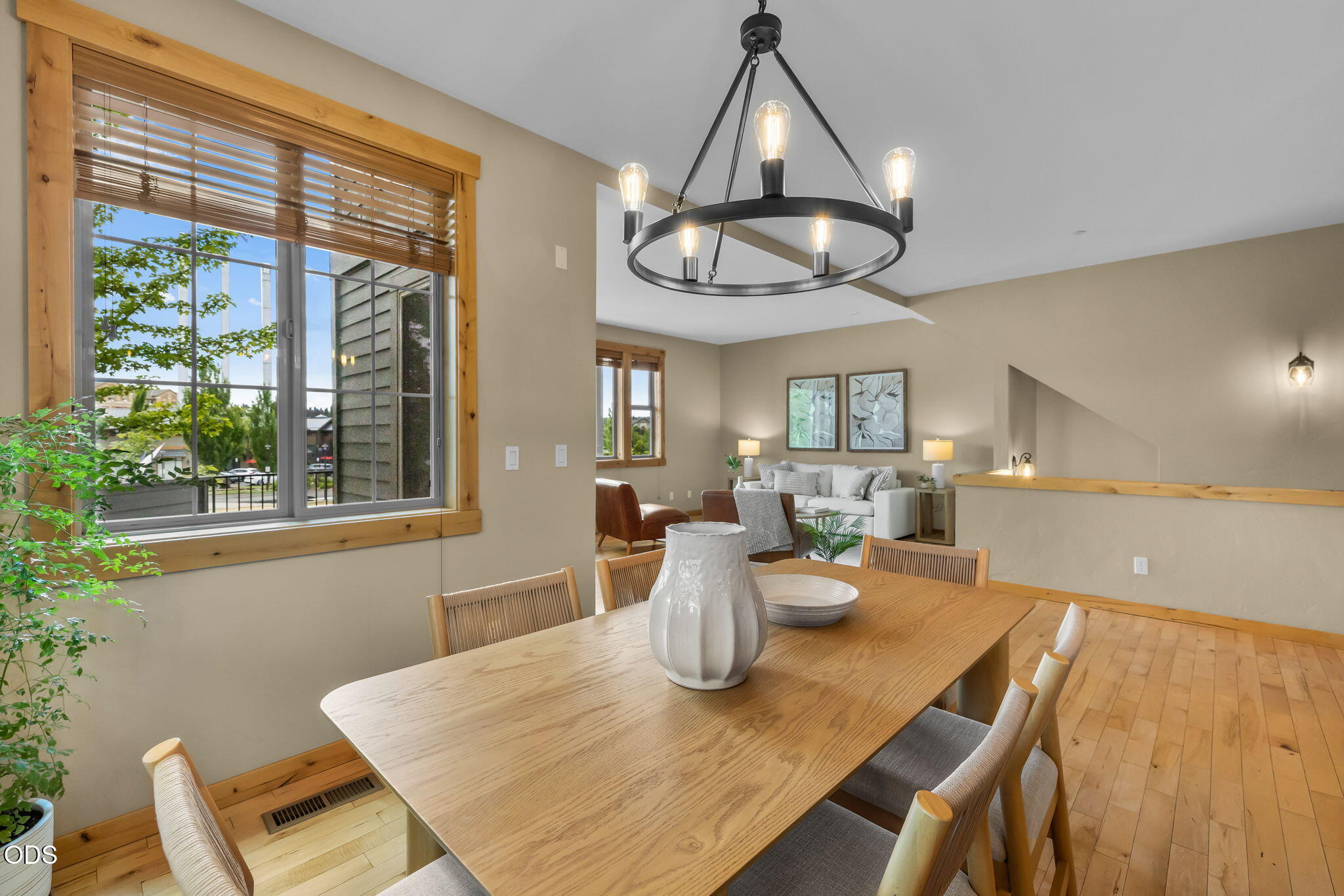 601 Southwest Otter Way Bend, OR 97702 - Photo 8 of 56