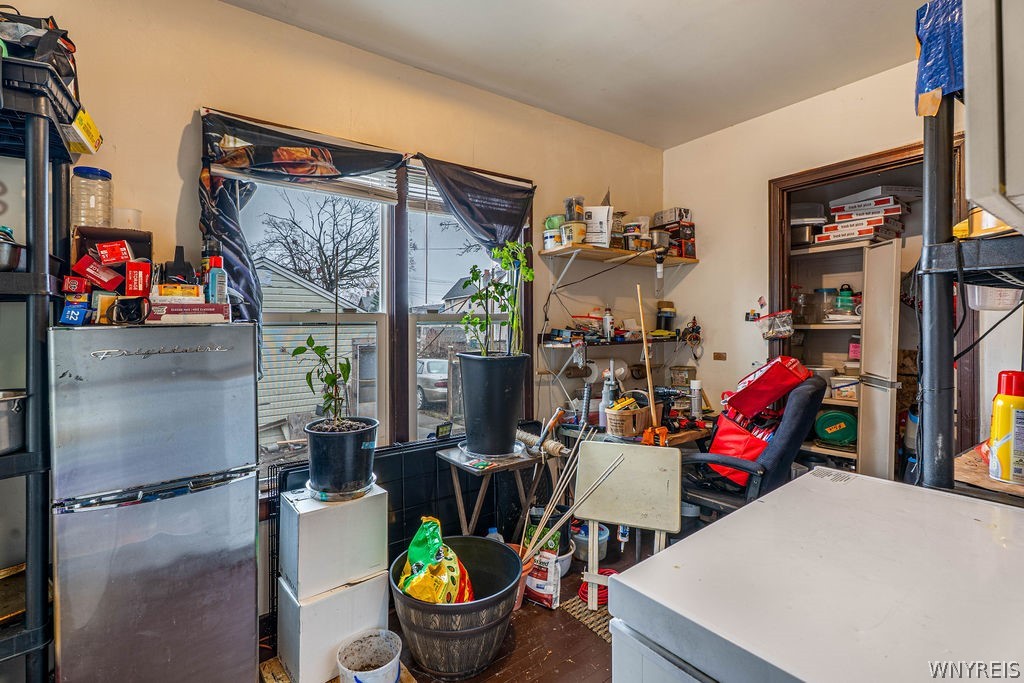 435 18th Street Niagara Falls, NY 14303 - Photo 9 of 23
