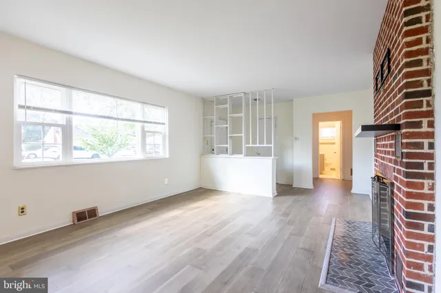 $2,750 | 302 Phelps Avenue, Glen Burnie, MD 21060