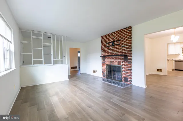 $2,750 | 302 Phelps Avenue, Glen Burnie, MD 21060