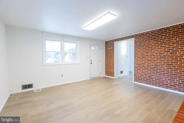 $2,750 | 302 Phelps Avenue, Glen Burnie, MD 21060