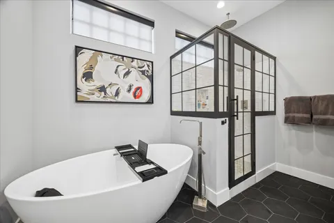 $700,000 | 2005 Terry Street, Houston, TX 77009