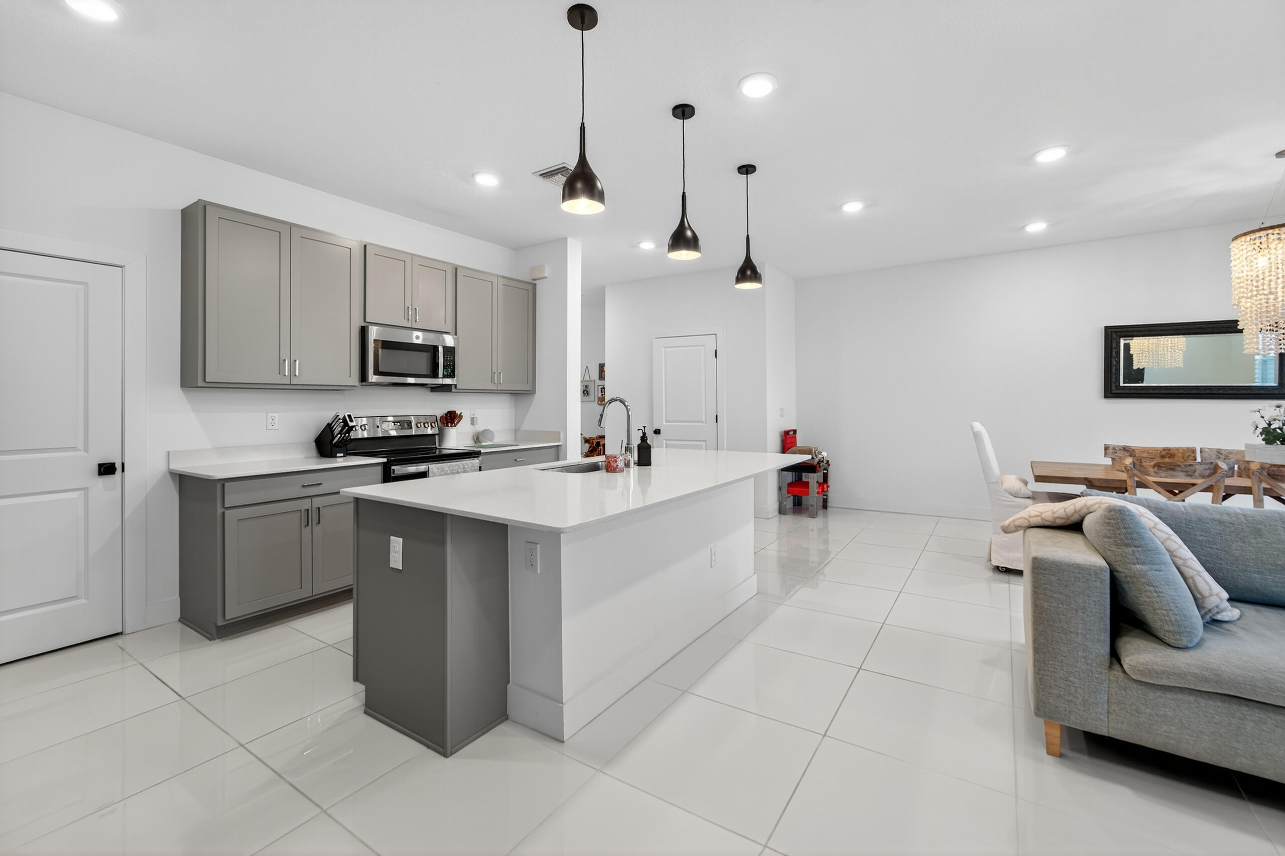 205 Preserve Trail South, Unit 602 Stuart, FL 34994 - Photo 5 of 38 205 Preserve Trail S 602 Stuart047_10142