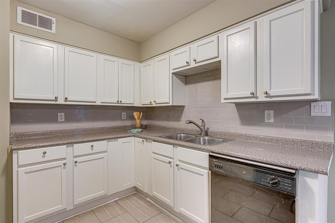 800 North Mendenhall Road Memphis, TN 38122 - Photo 12 of 25