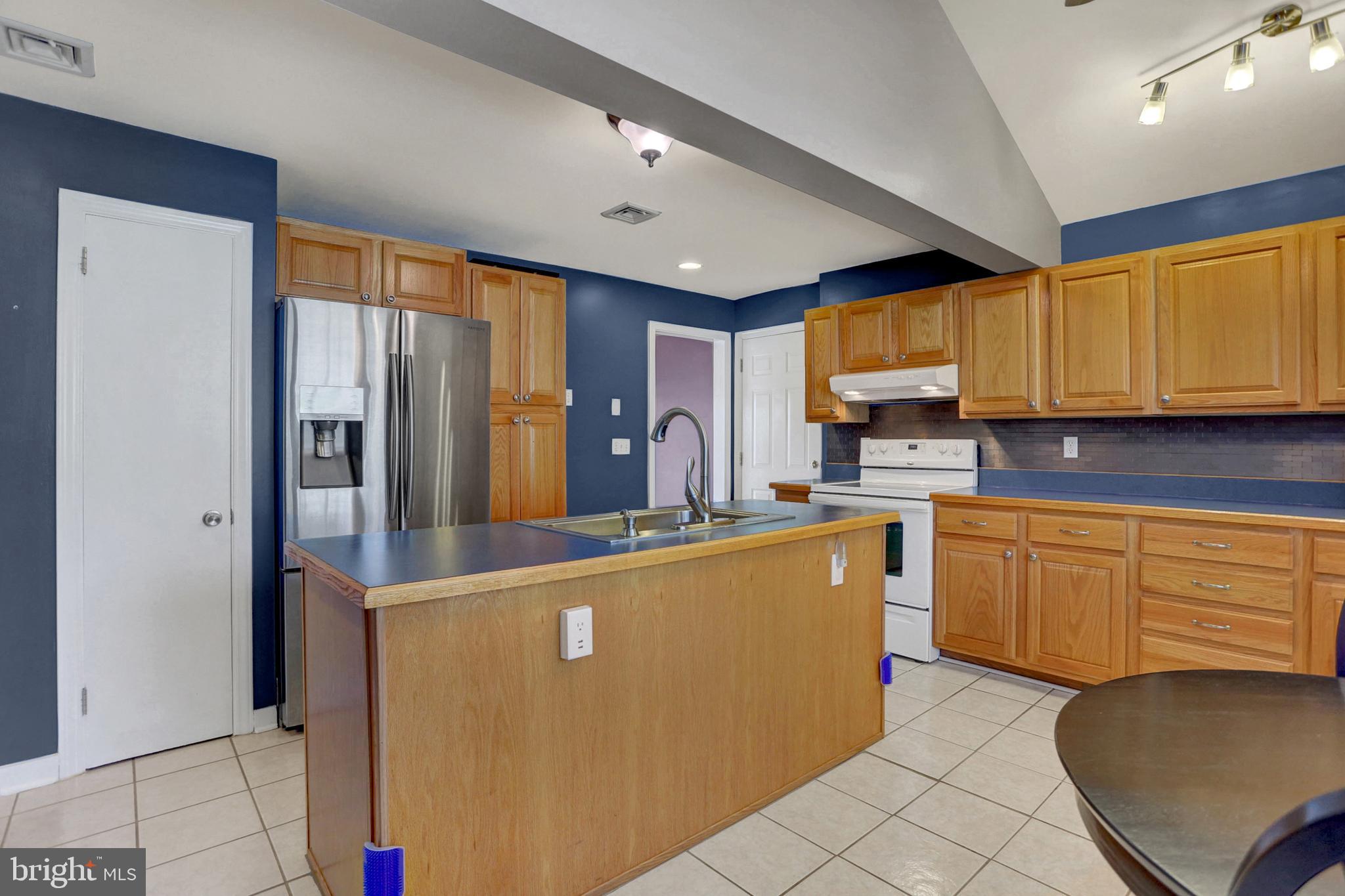 3779 Elder Road Harrisburg, PA 17111 - Photo 5 of 23 Gallery Image 5