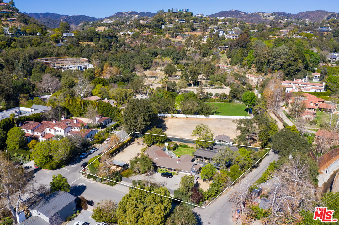 13181 Riviera Ranch Road Los Angeles, CA 90049 - Photo 1 of 28