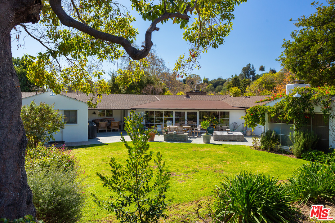 13181 Riviera Ranch Road Los Angeles, CA 90049 - Photo 9 of 28
