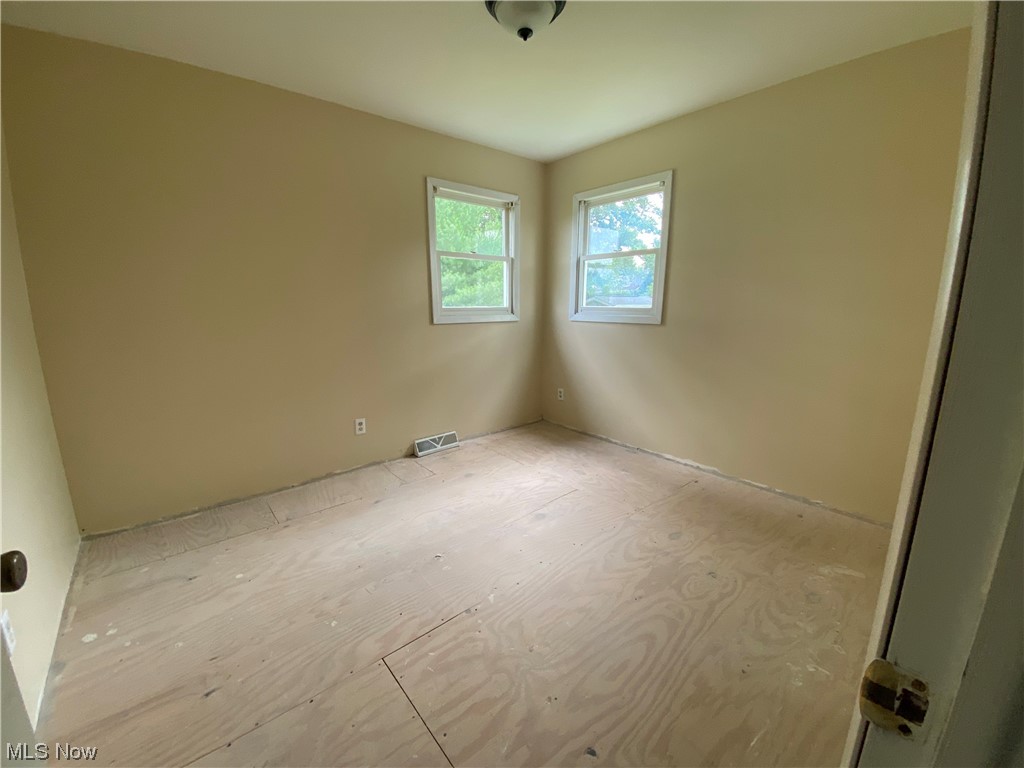 8132 Andora Road Northeast East Rochester, OH 44625 - Photo 10 of 14 Gallery Image 10