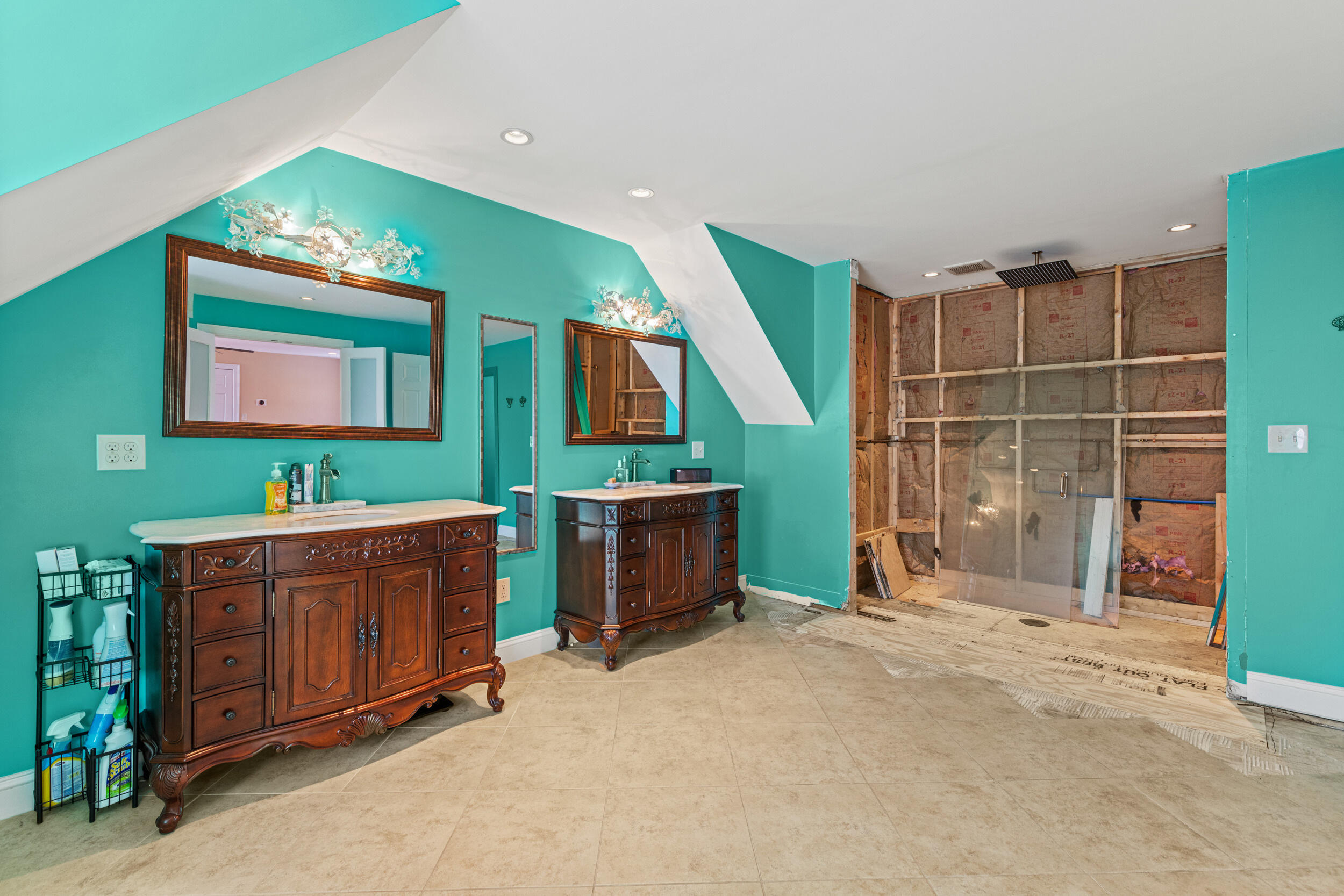 141 Thompson Road Kennebunk, ME 04043 - Photo 28 of 57 Primary Bath