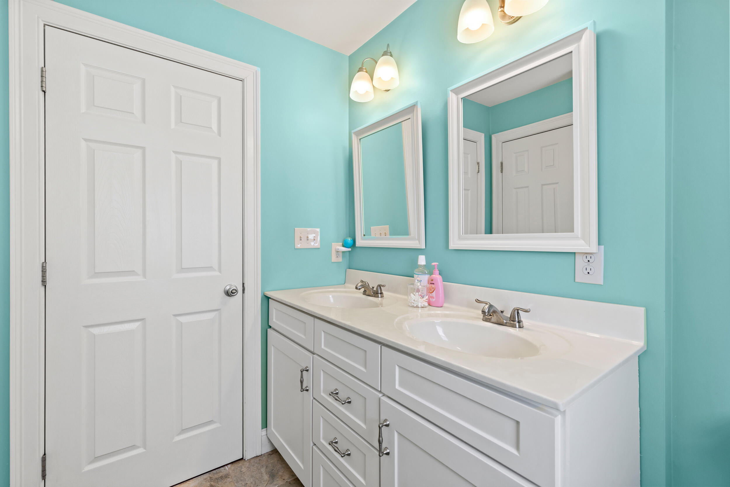 141 Thompson Road Kennebunk, ME 04043 - Photo 35 of 57 Second Floor Bathroom