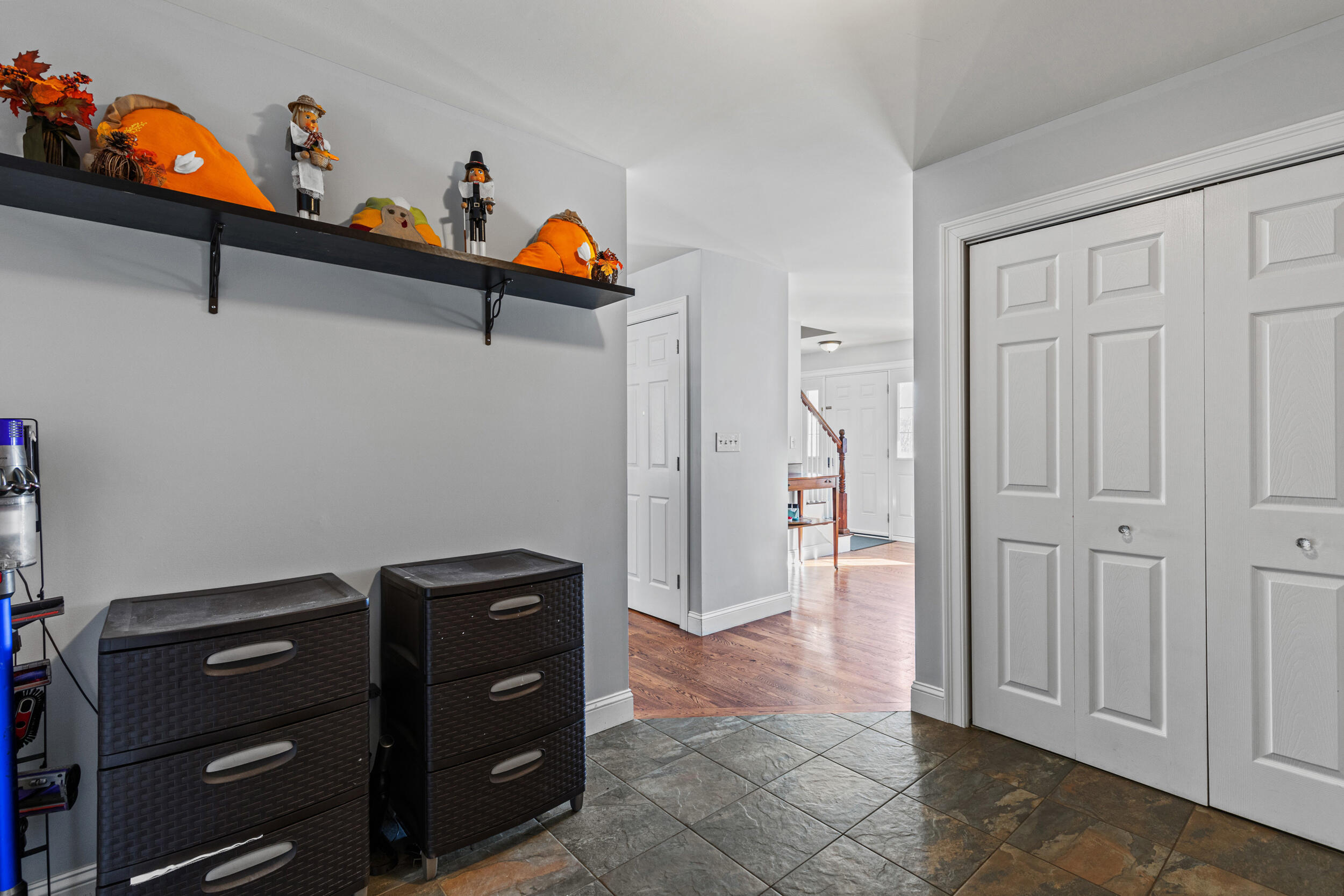141 Thompson Road Kennebunk, ME 04043 - Photo 9 of 57 Entry