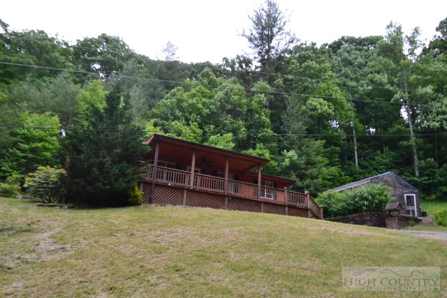 2022 Bart Hurley Road Lansing, NC 28643 - Photo 5 of 8 Gallery Image 5