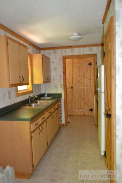 2022 Bart Hurley Road Lansing, NC 28643 - Photo 7 of 8 Gallery Image 7