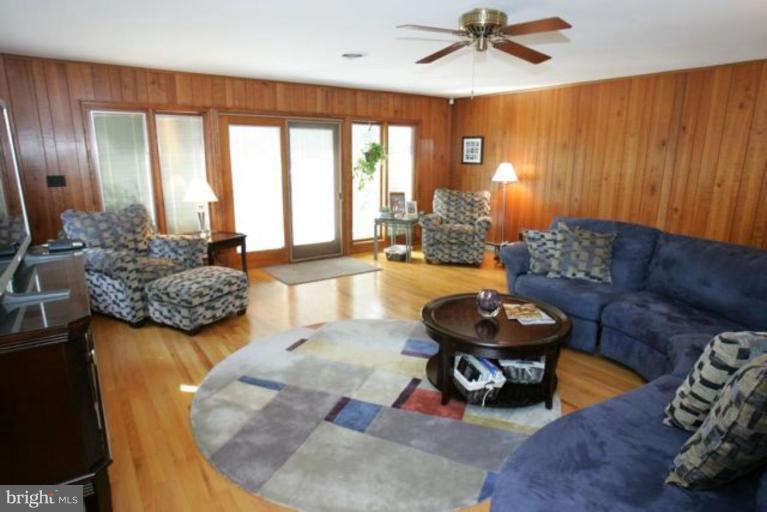 16632 Jm Pearce Road Monkton, MD 21111 - Photo 5 of 17 Family Room