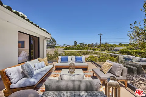 $5,600,000 | 29417 Bluewater Road, Malibu, CA 90265