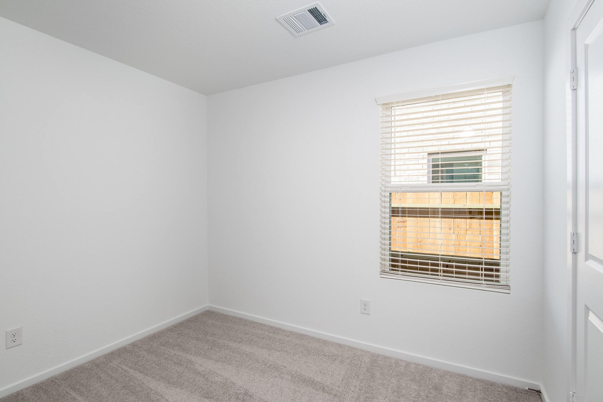 3013 Colusa Rdg Drive Katy, TX 77493 - Photo 11 of 15 an empty room with a window