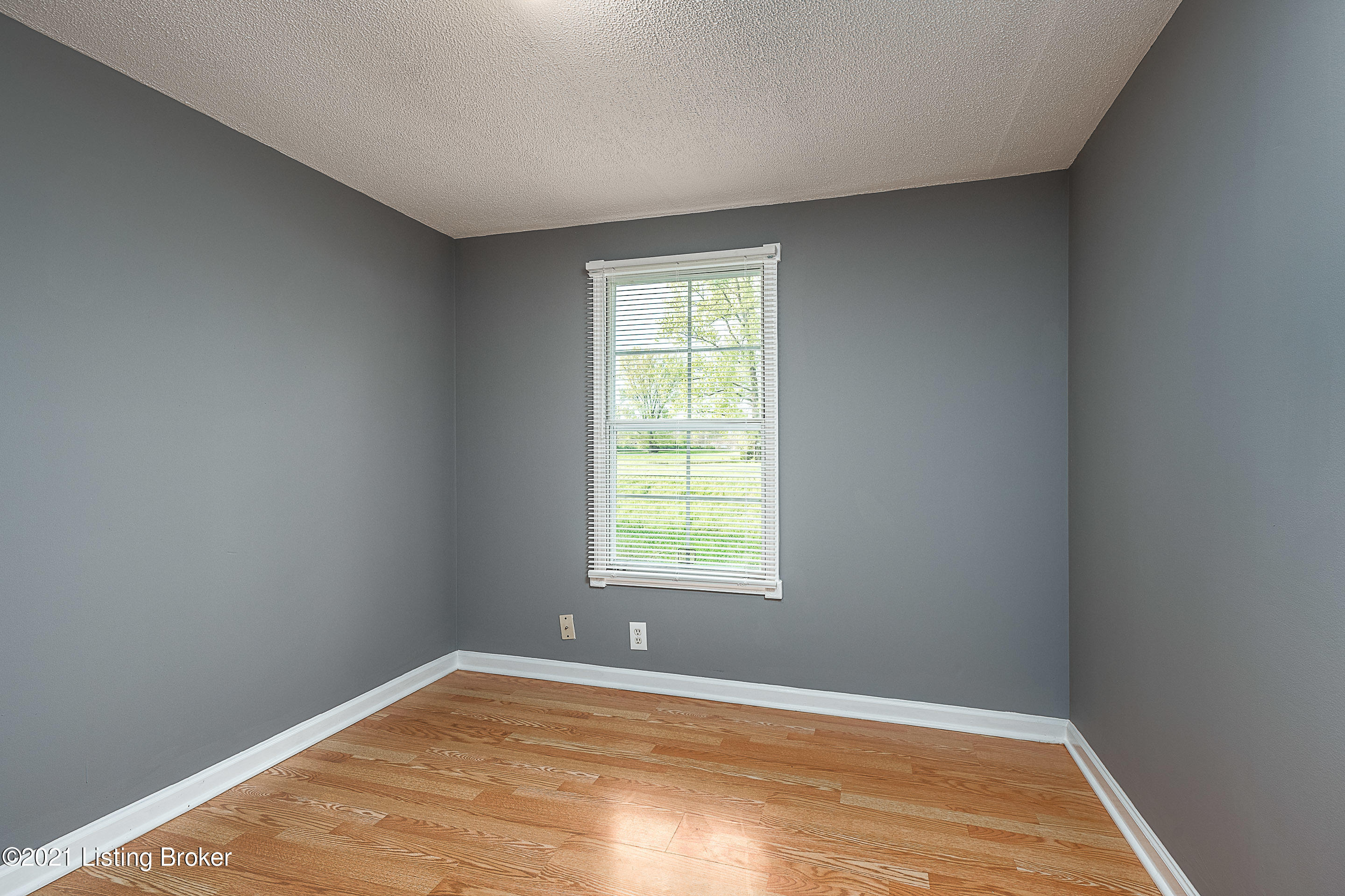 4903 Kendall Road Louisville, KY 40272 - Photo 25 of 35 DHI-124